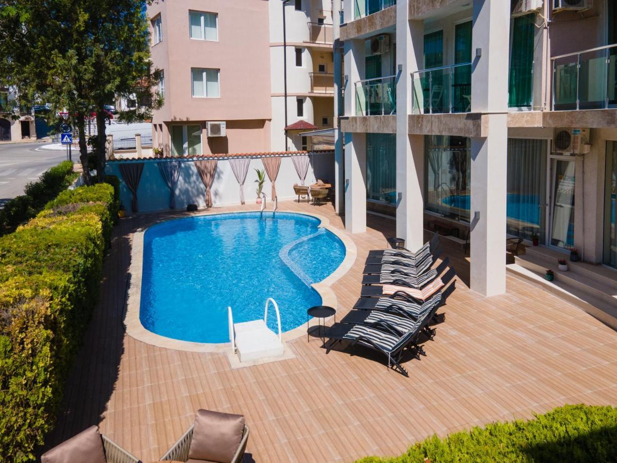 Family Hotel Jupiter Балчик Экстерьер фото