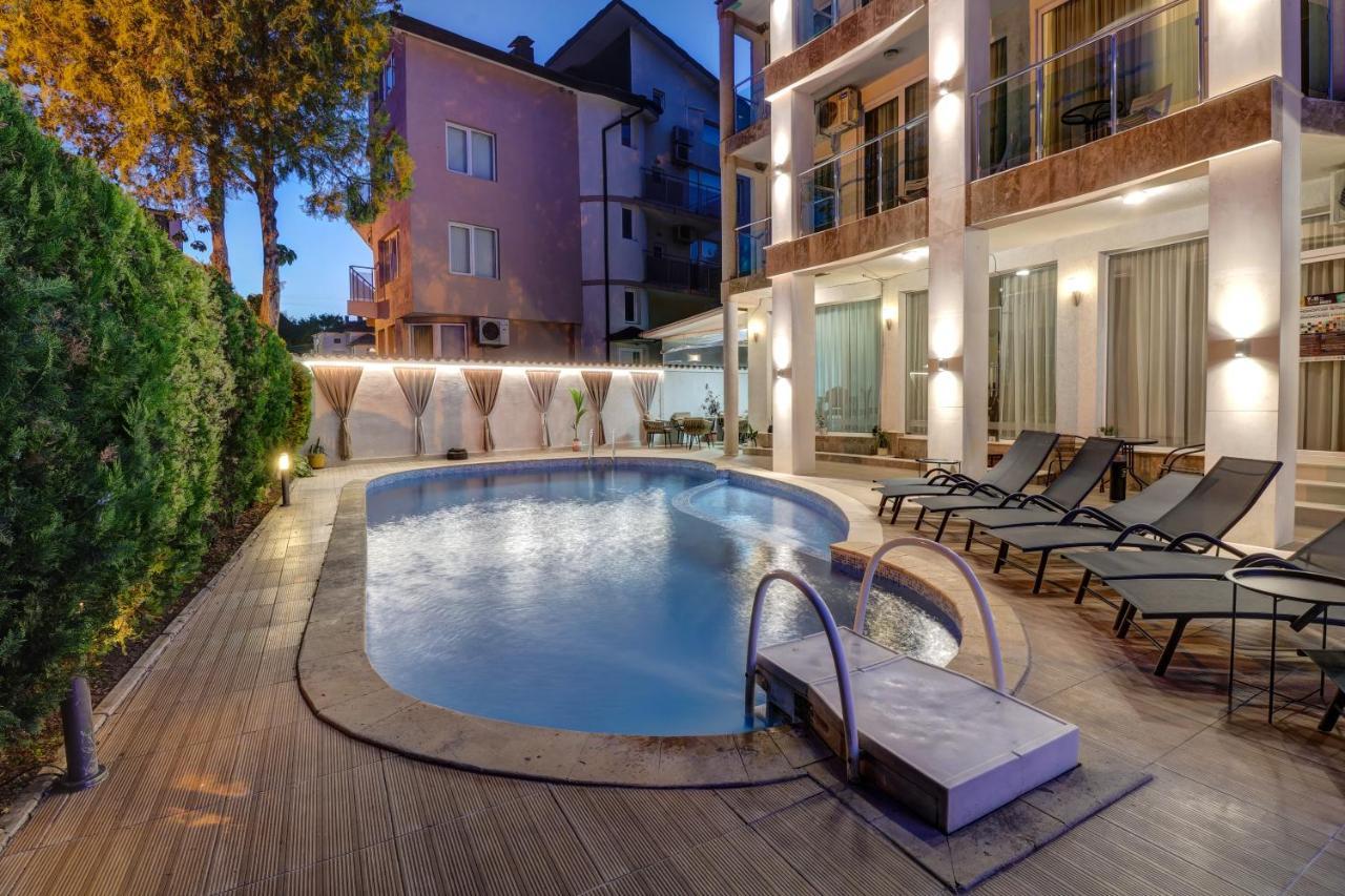 Family Hotel Jupiter Балчик Экстерьер фото