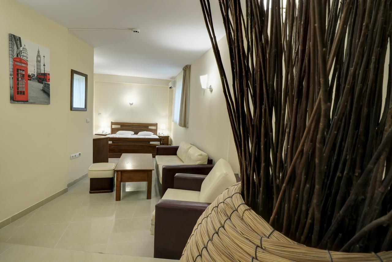 Family Hotel Jupiter Балчик Экстерьер фото