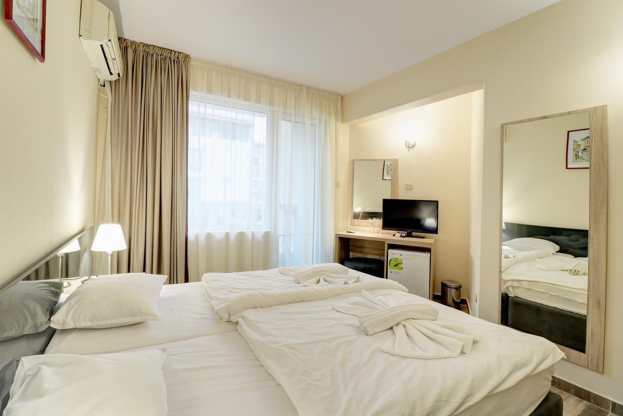 Family Hotel Jupiter Балчик Экстерьер фото