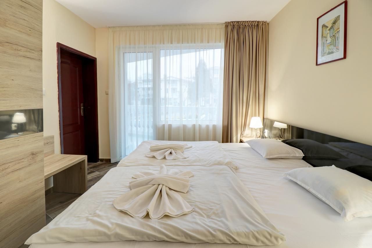 Family Hotel Jupiter Балчик Экстерьер фото