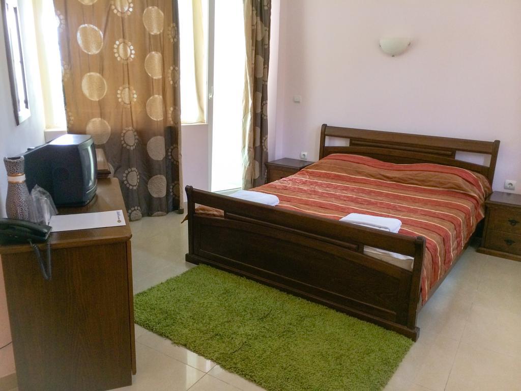 Family Hotel Jupiter Балчик Номер фото